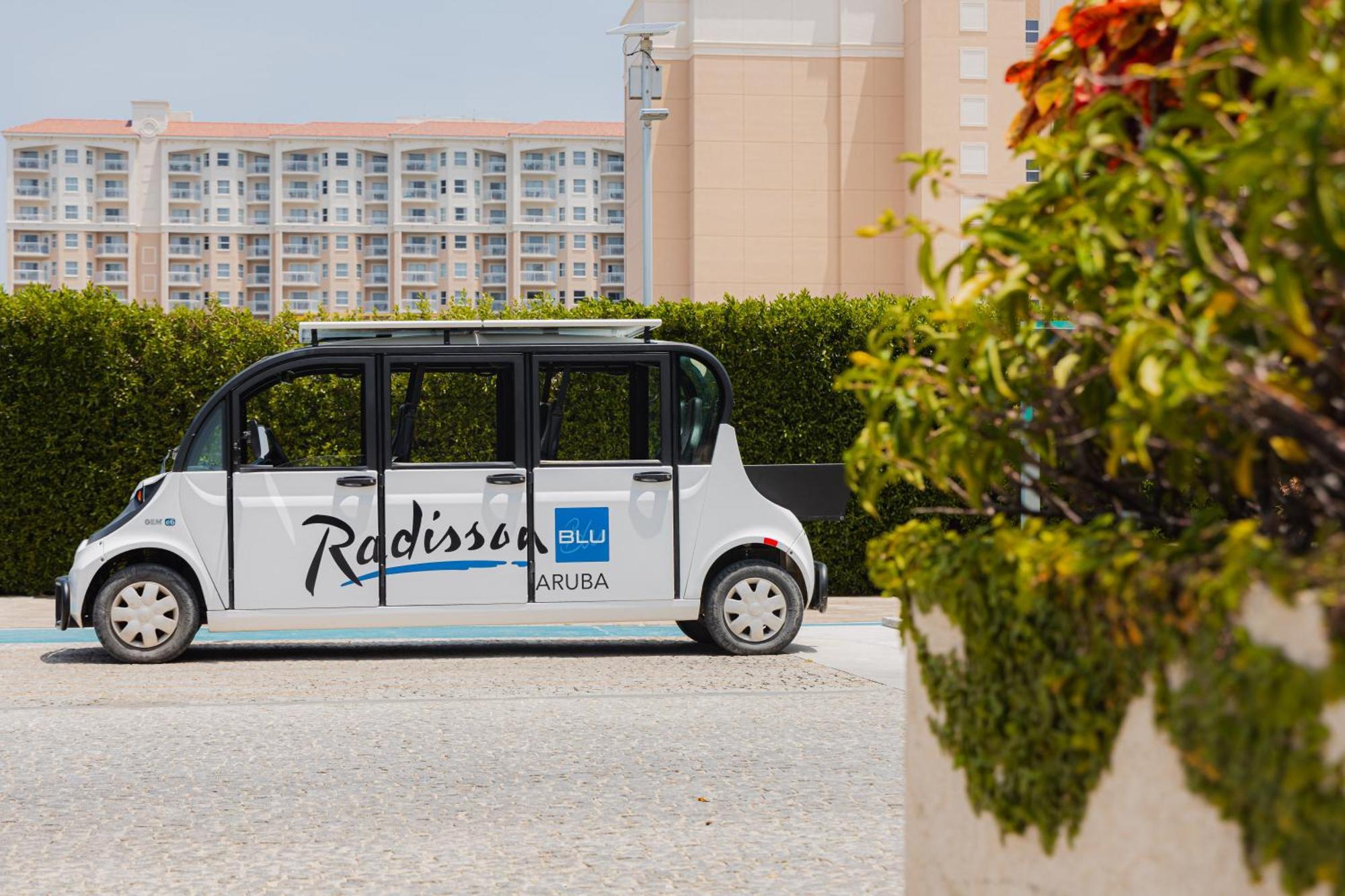 Radisson Blu Aruba Hotel Palm Beach Exterior photo